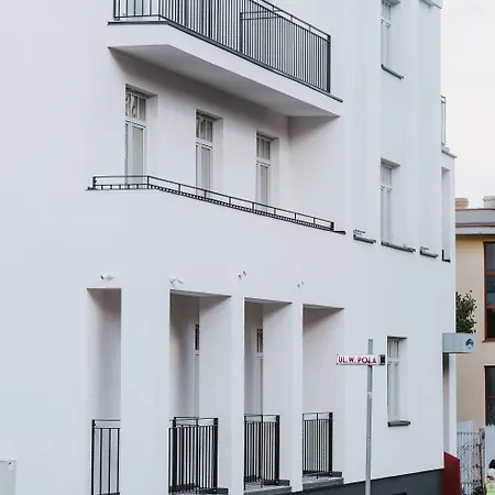 Wincent מלון דירות 3*